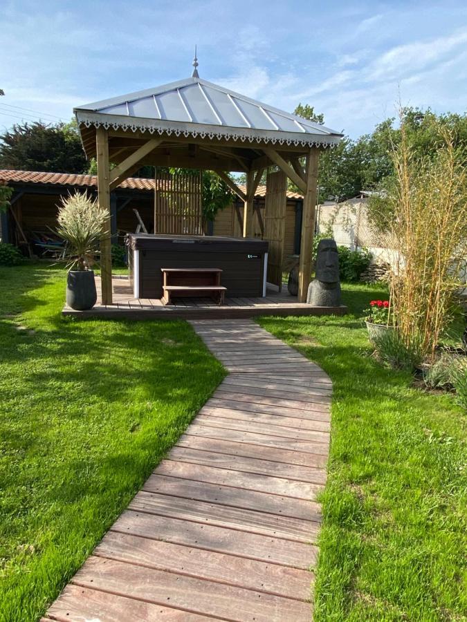 Celine Et Olivier Bed & Breakfast Pornic Bagian luar foto
