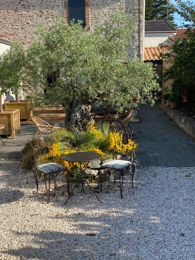 Celine Et Olivier Bed & Breakfast Pornic Bagian luar foto